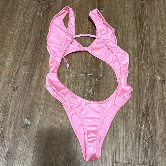Brand New One Piece Baby Pink Thong Romper - Picture 3 of 5